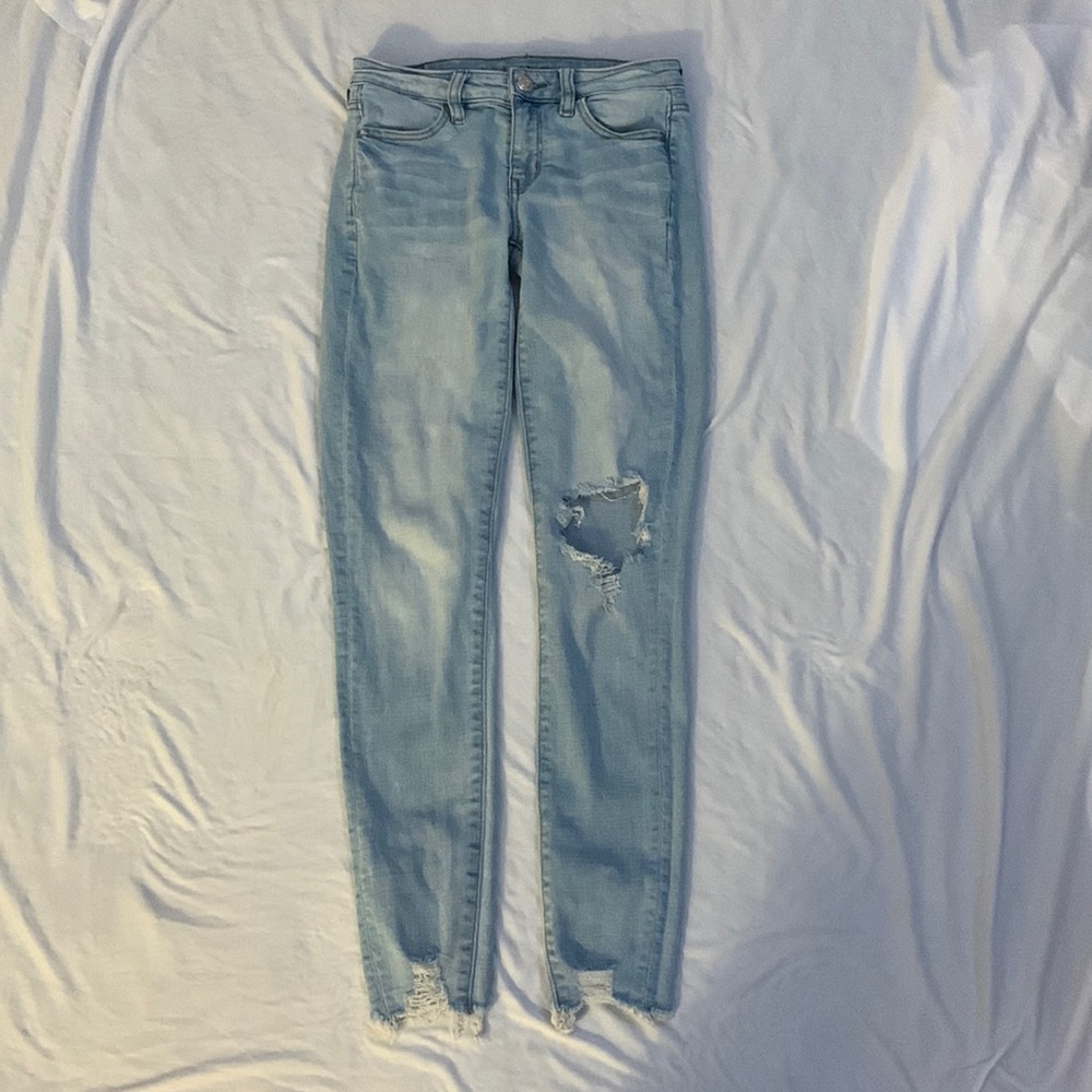 Low Rise American Eagle Light Washed Jeans